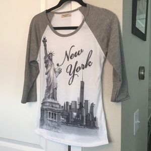 Statue of Liberty baseball style tee